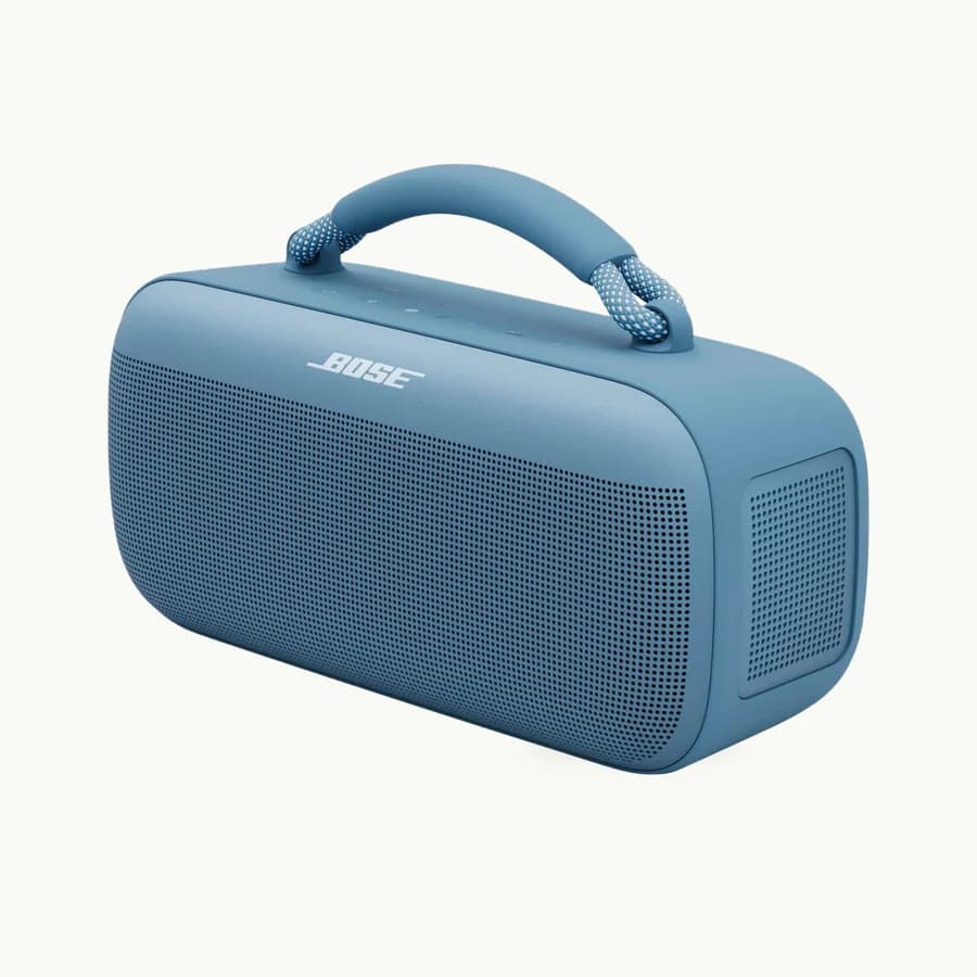 SoundLink Max Portable Speaker: Blue Dusk Bose SoundLink Max speaker with its rope handle shown at a three-quarter angle