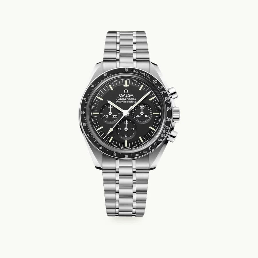 Speedmaster Moonwatch Professional: Steel Speedmaster Moonwatch Professional chronograph with a black dial and steel bracelet, viewed from the front